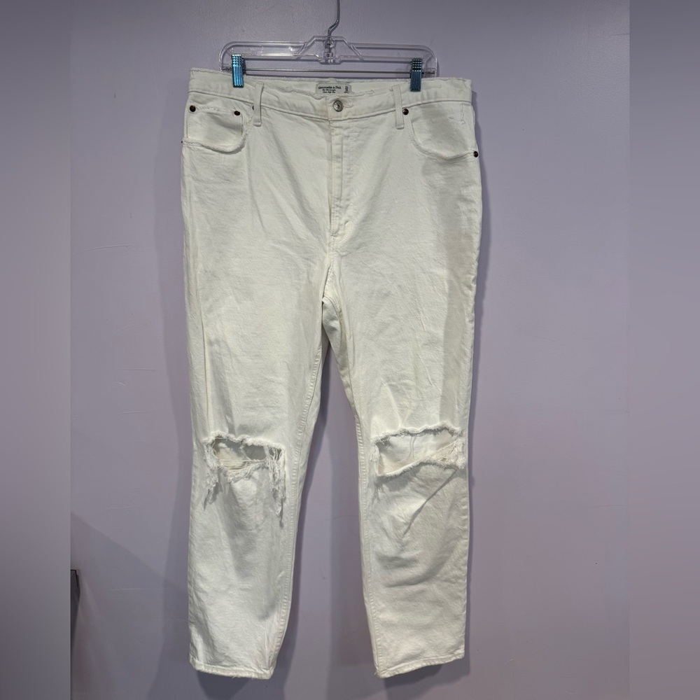 Abercrombie and Fitch 90s Straight high rise LONG white jeans‎